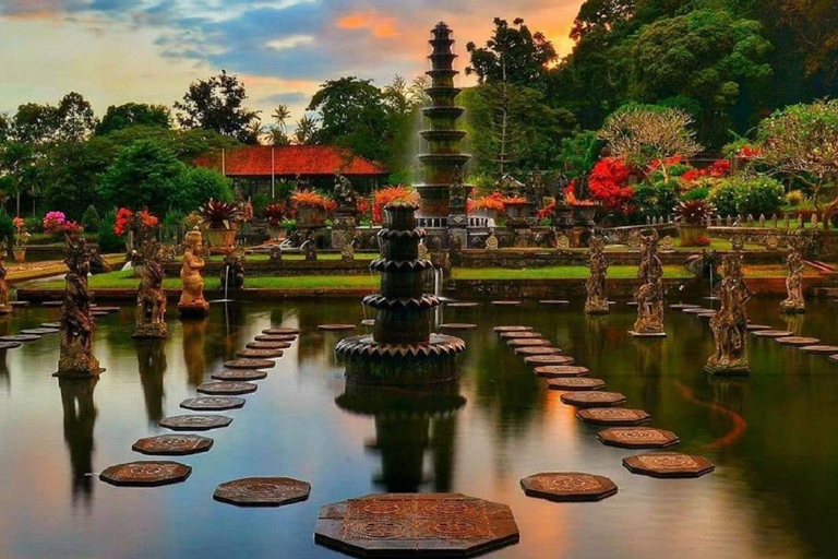 Bali: Lempuyang-Tempel, Tirta Gangga, und Virgin Beach Tour