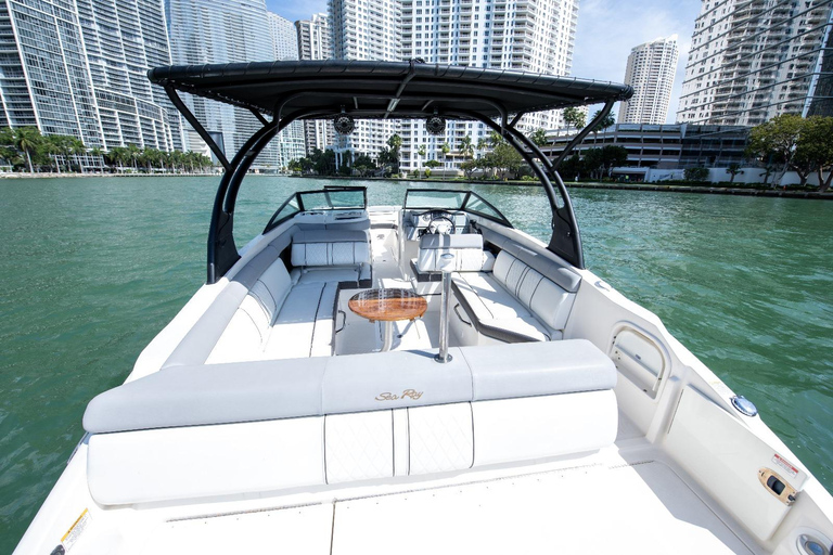 Miami : Tour en bateau privé et guidé