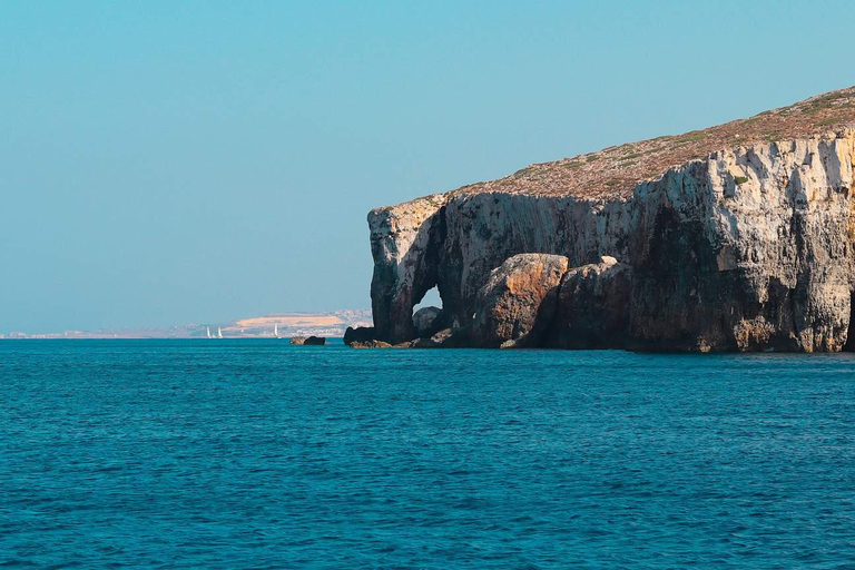 Comino: Blue & Crystal Lagoon Private Boat with Snorkeling