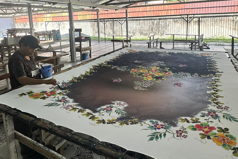 Penang Guided Day Tour with Georgetown, Batik & Beach Sunset