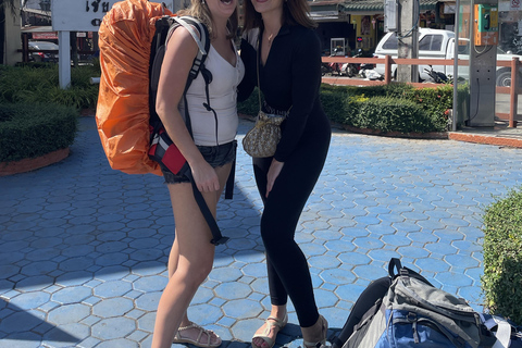 Traslado de carro particular de Chiang Rai para ou de Pai (Mae Hong Son)Pai (Mae Hong Son) para Chiang Rai, com devolução de 1 trajeto/carro SUV