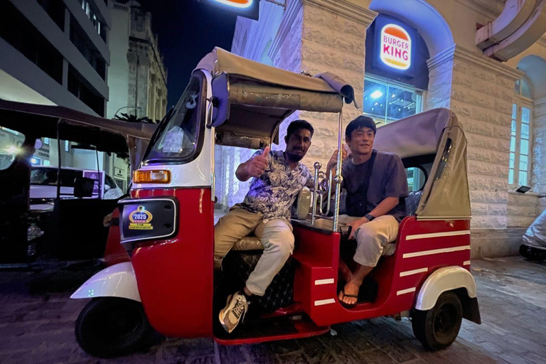 Colombo: Nightlife Tour with Tuk Tuk and Guide