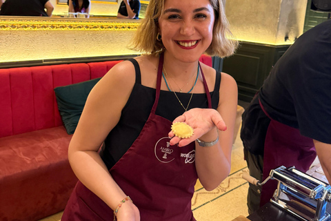 Segredos napolitanos: aula de massa e tiramisù para amantes da gastronomiaSegredos Napolitanos: Aula de Massa e Tiramisù para quem curte comida