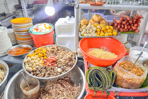 Ho Chi Minh City: Michelin Food Tour with Live Music Group Tour (Spanish)
