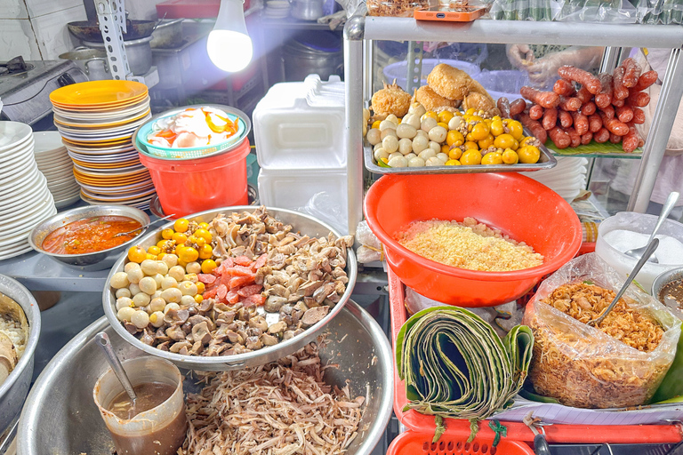 Ho Chi Minh City: Michelin Food Tour with Live Music Group Tour (Spanish)