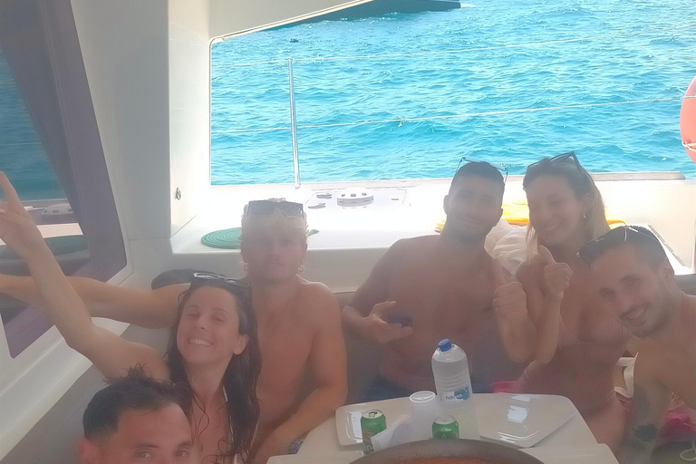 Valencia: Exclusive catamaran (max. 10), paella on board, and swimming – 3 hours Exclusive catamaran (max. 10), paella on board, and swim – 3 hours