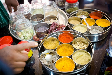 瓦拉纳西：传统印度烹饪课（含晚餐）