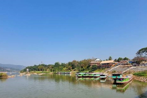 Z Chiang Mai: Luang Prabang 3-Day 2-Night Slow Boat Tour (3-dniowa i 2-Nocna wycieczka powolną łodzią)