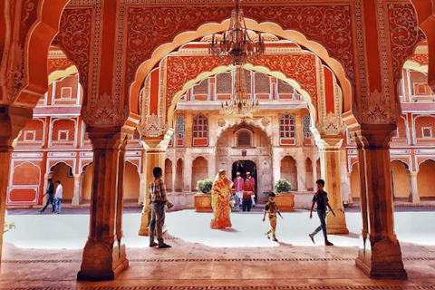 Jaipur: Hawa Mahal, Palace Guided Tour with Entry Ticket Jaipur: Hawa Mahal, Palace Guided Tour with Entry Ticket