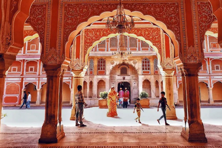 Jaipur: Hawa Mahal, Palace Guided Tour with Entry Ticket Jaipur: Hawa Mahal, Palace Guided Tour with Entry Ticket