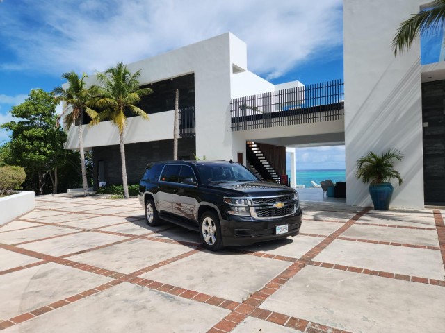 Visit Providenciales Airport Luxury Transportation Round-Trip in Providenciales, Turks and Caicos