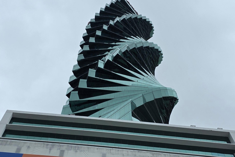 Escale à Panama : visite citadine et écluses de Pedro MiguelDepuis le terminal 2 de l&#039;aéroport de Tocumen