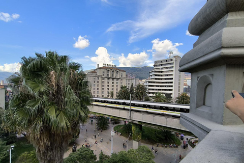 Medellín Through Time – City Sightseeing Tour | Subway, Metrocable, and Historic Center