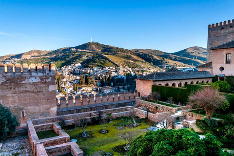 Granada: Express Walk with a Local in 90 minutes