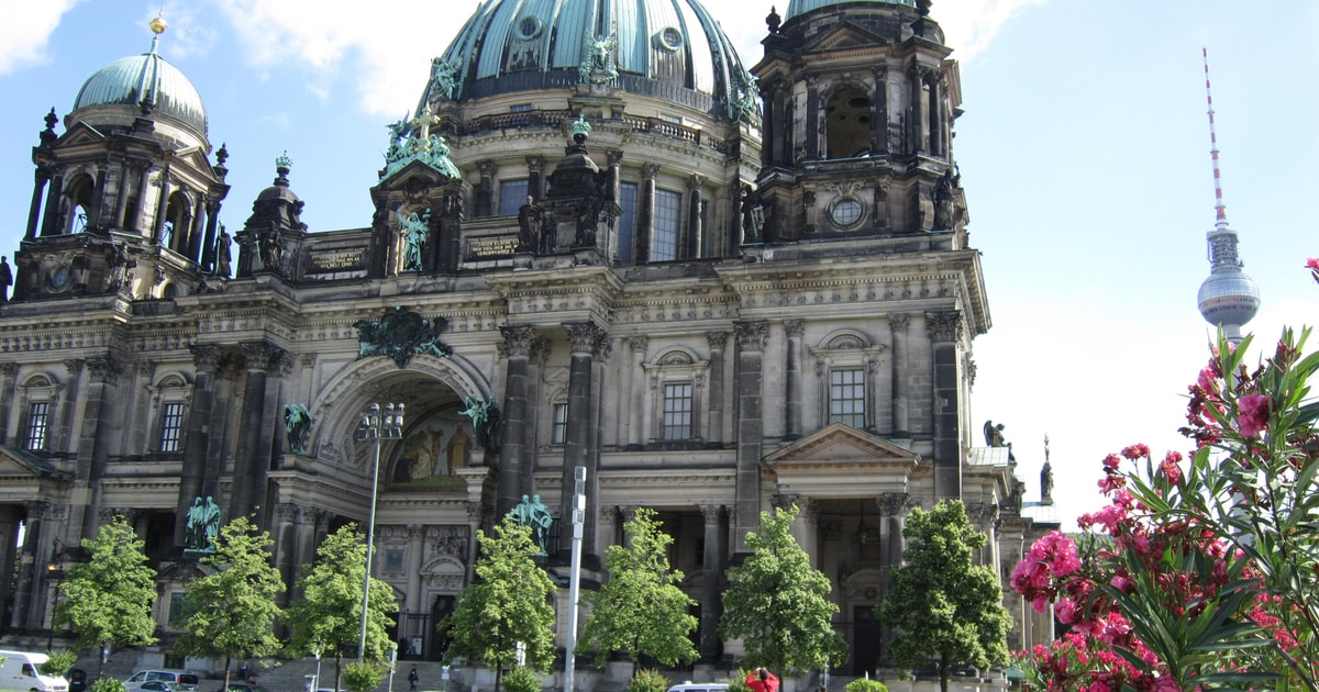 Berlin: Araba ile Özel Şehir Öne Çıkanlar Turu | GetYourGuide