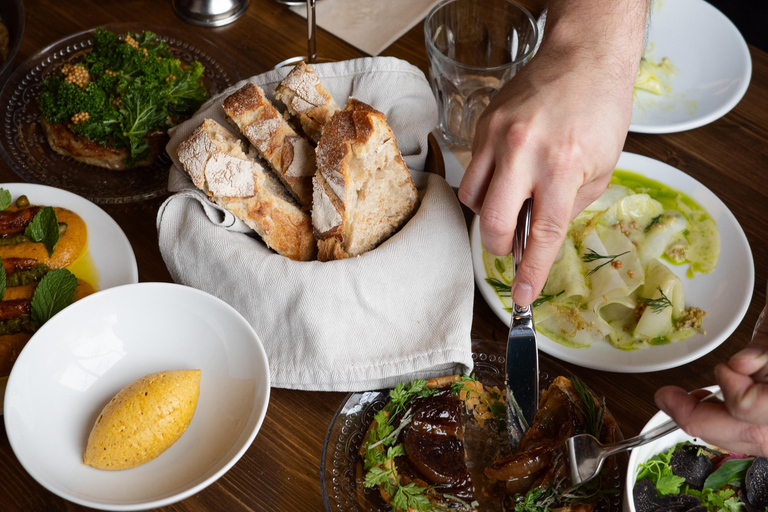 Berlin: Vegan Champagne Brunch at Bonvivant