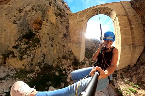 Puenting en el cañón El Mascarat