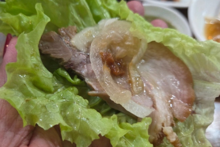 Busan: Local Market, Jokbal Dinner, and Beach Experience