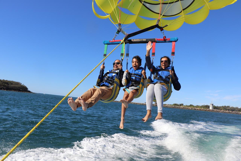 Surfers Paradise: Parasailing and Jet Ski Tour Package Gold Coast: Parasailing and 1 Hour Jet Ski Tour Package