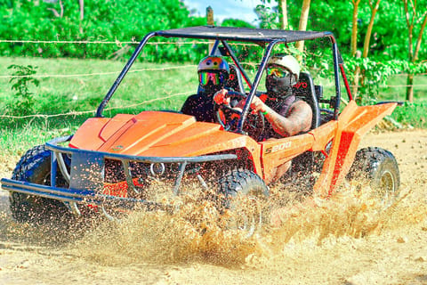 Punta Cana: Quad-Tour: Höhle, Macao Beach, kostenlose Abholung