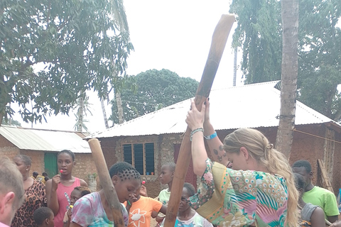 Mombasa: Nguuni Wildlife Walk & Mijikenda Village Experience