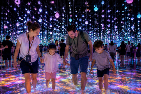 Tokyo Night Tour: teamLab Planets & Tsukishima Monja Walk