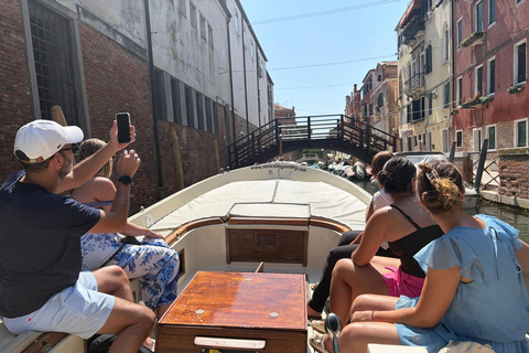 Venice from a Bragozzo: Cruise Tour of St. Mark and Surroundings Venice from a Bragozzo: Boat Tour between St. Mark's and the Surrounding Area