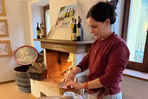 Verona: Pasta Cooking Class with Wine Tasting
