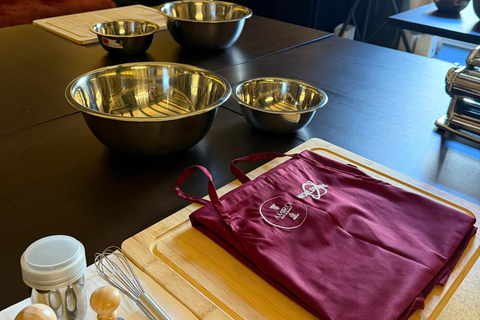 Segredos napolitanos: aula de massa e tiramisù para amantes da gastronomiaSegredos Napolitanos: Aula de Massa e Tiramisù para quem curte comida