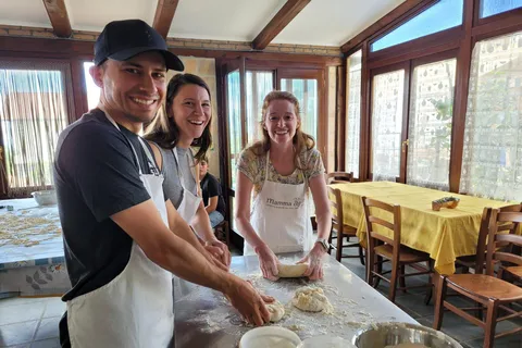 Amalfi: Gnocchi, Mozzarella en Tiramisù maken