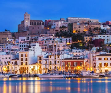 Ibiza: Sunset Boat Tour with Water Sports, Open Bar & Tapas
