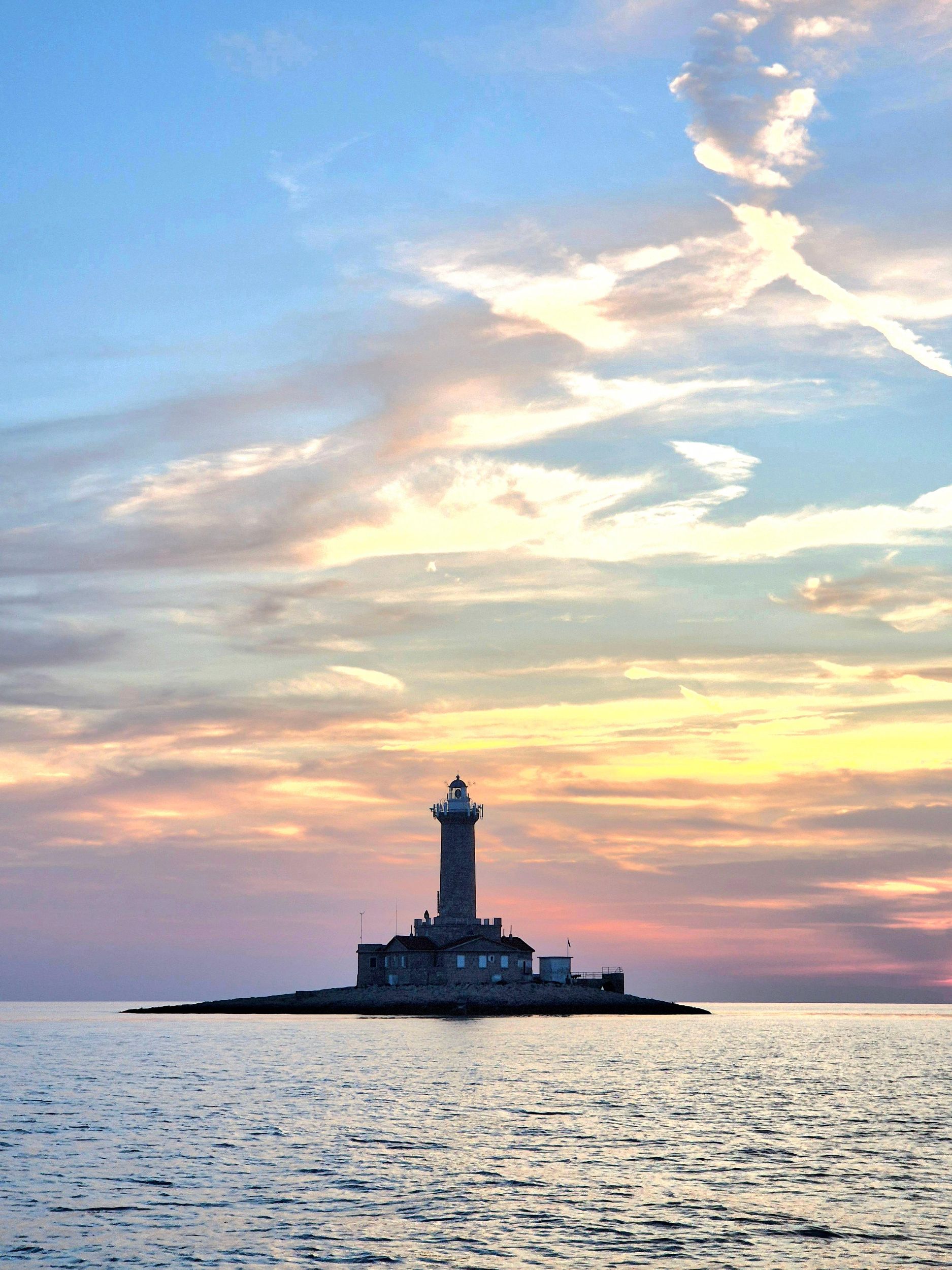 Medulin: Unvergessliche private Tour bei Sonnenuntergang mit Delfinen