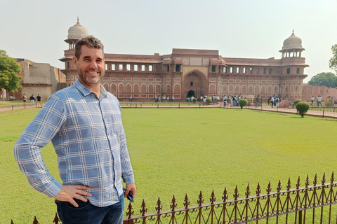 Jaipur : Taj Mahal et Agra - Visite guidée privée d'une journéeExcursion avec voiture climatisée, chauffeur et guide