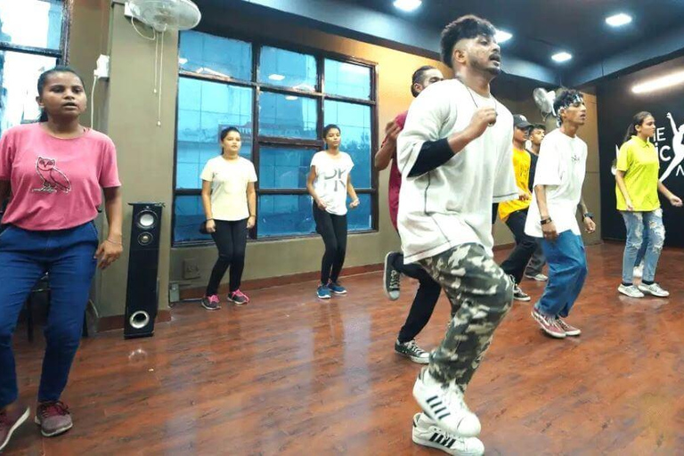 Delhi: Bollywood Dance Classes Tour