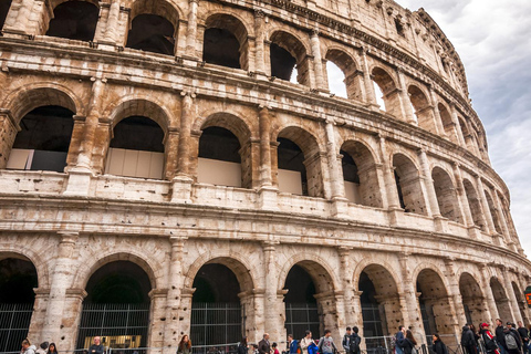 Colosseum Exterior Tour with Roman Forum & Palatine Entry