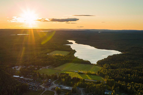 Rovaniemi: Excursión en barco al atardecer en el Ártico