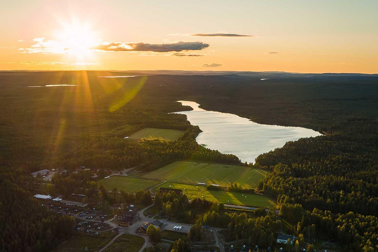 Rovaniemi: Excursión en barco al atardecer en el Ártico