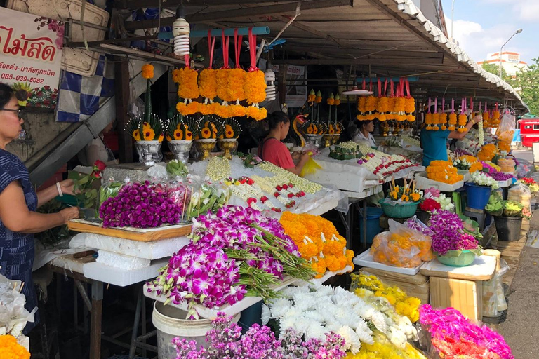 Chiang Mai: Boat Cruise, TukTuk & Songtaew Ride Shared Group