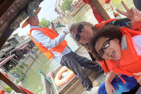 Shanghai: Authentic Fengjing Watertown Private Tour