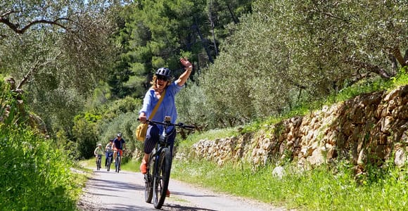 Selbstgeführte E-Bike Tour auf der Insel Hvar Selbstgeführte E-Bike Tour auf der Insel Hvar