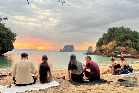 Krabi: Excursión al atardecer en la isla de Hong con barbacoa y snorkel