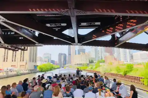 Chicago River: 90-Min Architecture Boat Tour