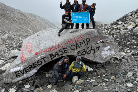 Luxury Everest Base Camp Trek with Helicopter Return 12 Days