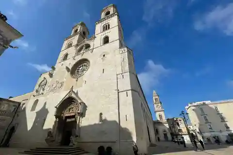 ALTAMURA ET GRAVINA : visites guidées avec déjeuner et transfert depuis Matera