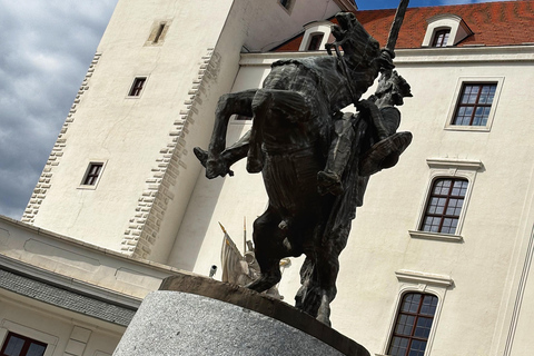 Desde Budapest: excursión de un día a Bratislava en furgoneta