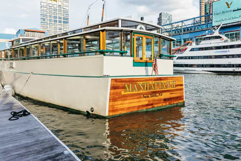 boat cruise in manhattan