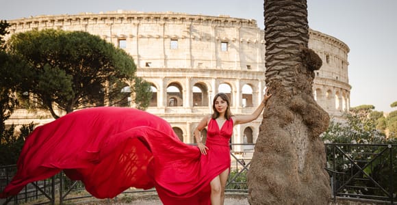 Rome: Private Photoshoot at the Trevi Fountain & Colosseum