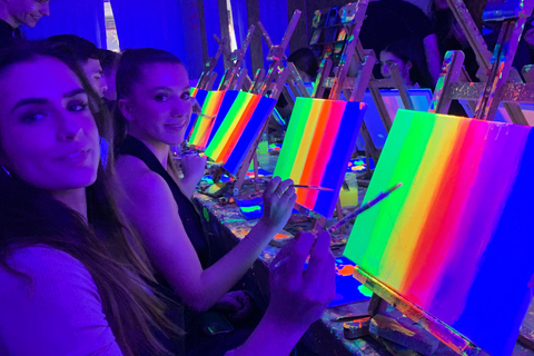 Madrid: Wine Gogh Glow Academy Paint and Sip Classes