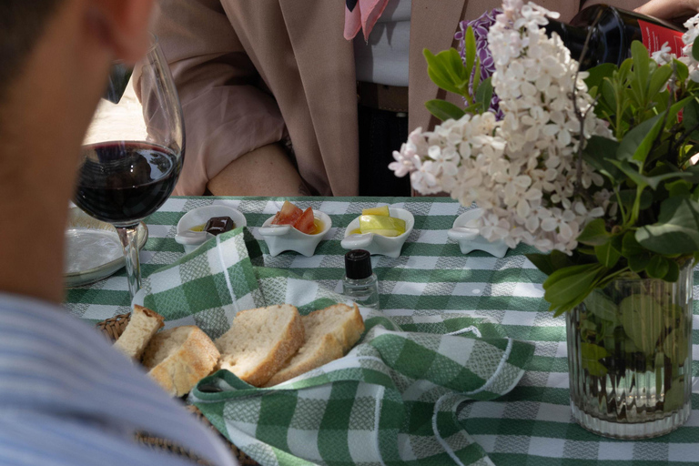 Extra-virgin olive oil and wine tasting at Cortijo Andaluz, Ronda Extra virgin olive oil and wine tasting at Cortijo Andaluz, Ronda