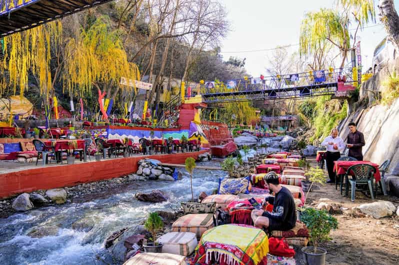 Marrakech : Excursion dans la vallée de l'Ourika avec chutes d'eau, guide et déjeuner - trekking